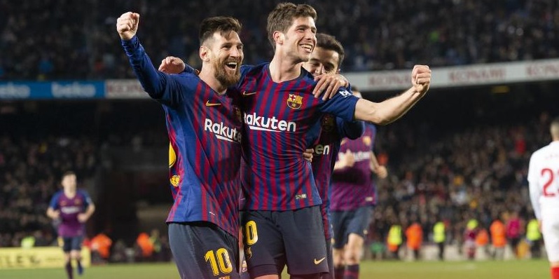 Leo Messi and Sergi Roberto celebrating a goal against Sevilla FC on January 30, 2019 (by FCBarcelona)
